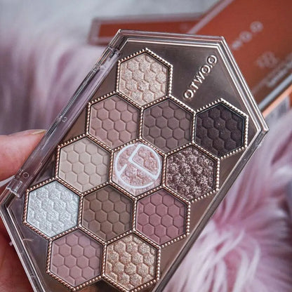 O.TWO.O Honeycomb Diamond Eye Shadow Palette - Otwoocosmetics