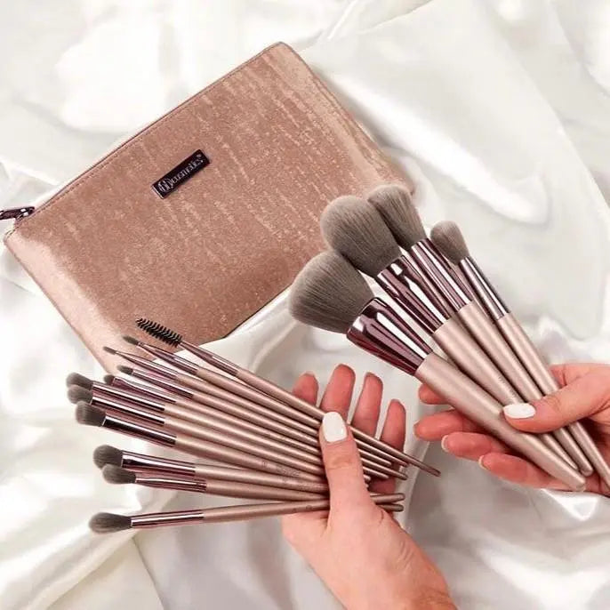 BH Cosmetics Lavish Elegance 15 Piece Brush Set With Cosmetic Bag - Otwoocosmetics